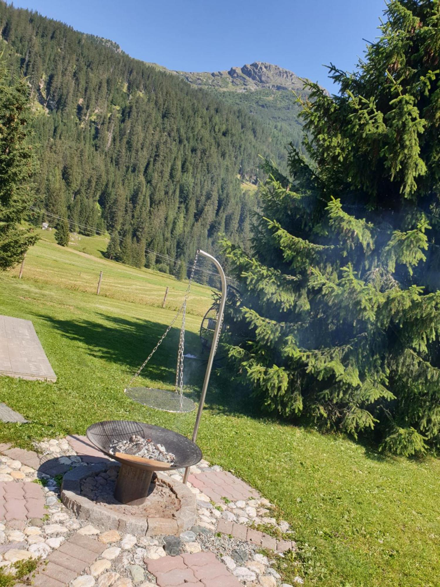 Tga Sulai E Glina Lägenhet Rona Exteriör bild